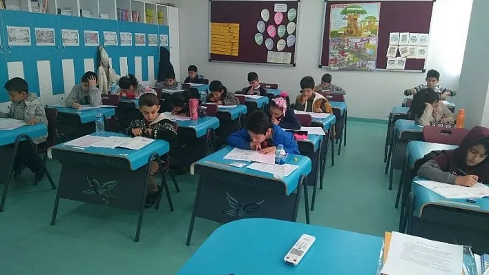 İkra Kolejinin bursluluk sınavına yoğun ilgi

