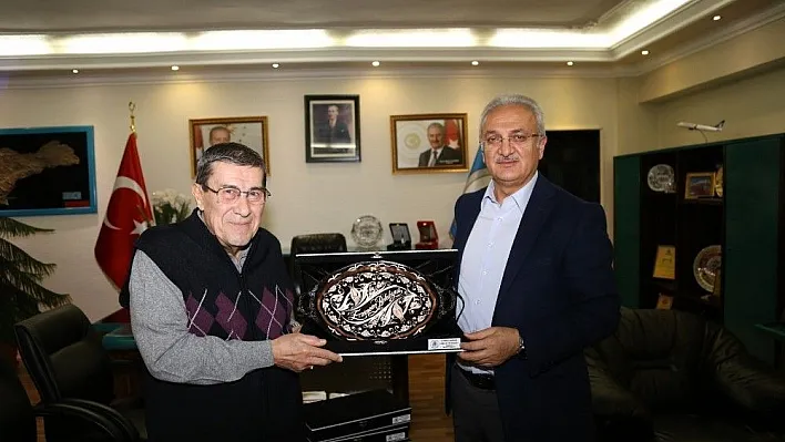 Tiyatronun Duayen İsimleri Erzincan Halkı İle Buluştu
