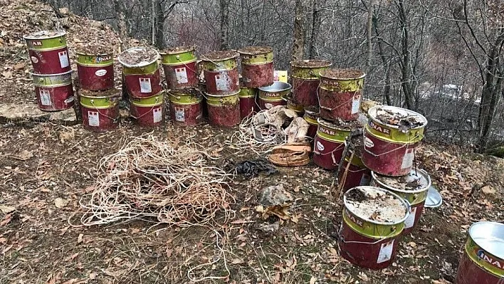 Tunceli'de 26 teneke amonyum nitrat ve patlayıcı ele geçirildi