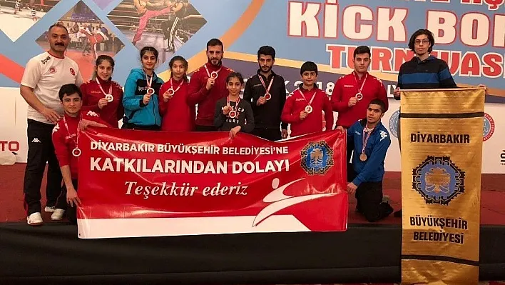 Büyükşehir Belediyesi Kick Boks Takımı 10 madalya kazandı
