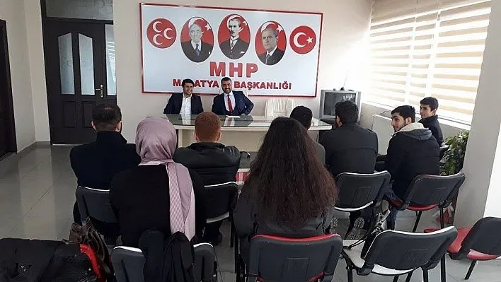 Başkan Avşar gençleri ağırladı
