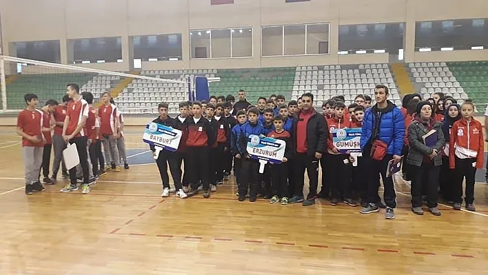 Erzurum voleybolda çeyrek finalde
