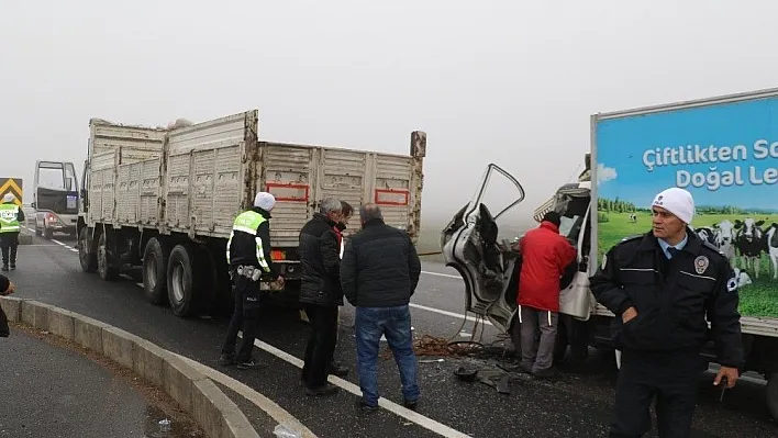 Kamyona arkadan çarpan aracın sürücüsü ağır yaralandı
