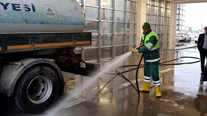 Adıyaman Belediyesinden hastanede temizlik çalışması
