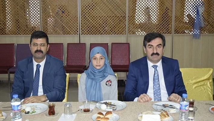 Şarkışla'da öğrenci meclisi toplantısı yapıldı
