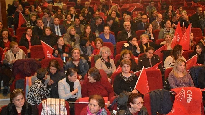 CHP İl Kadın Kollarında Başkan Tuncer güven tazeledi
