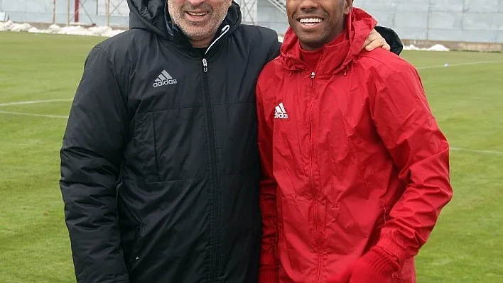 Robinho, ilk antrenmanına çıktı
