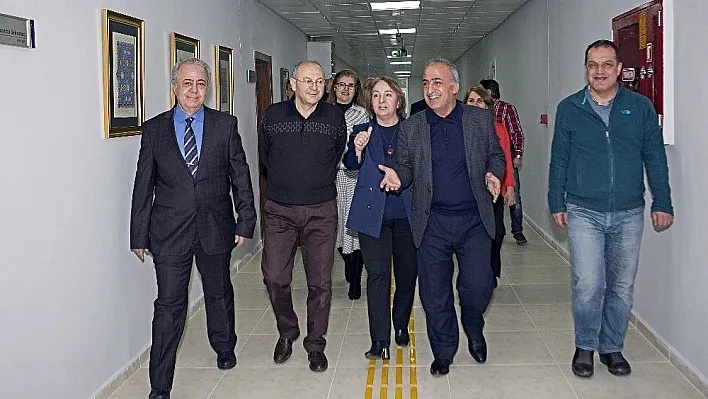 Rektör Çomaklı, Enstitü Müdürleriyle bir araya geldi
