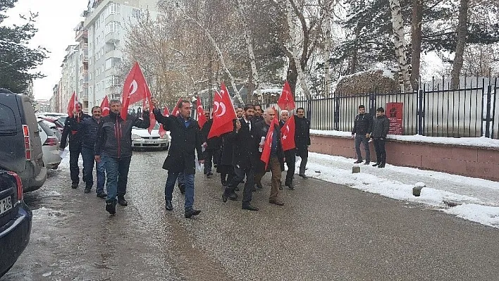 Muhtarlar Afrin için askerlik şubesine akın etti
