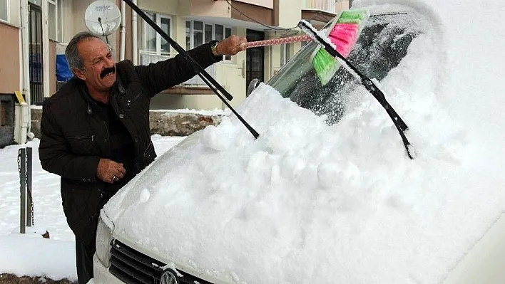 Sivas'ta 410 köy yolu ulaşıma kapandı
