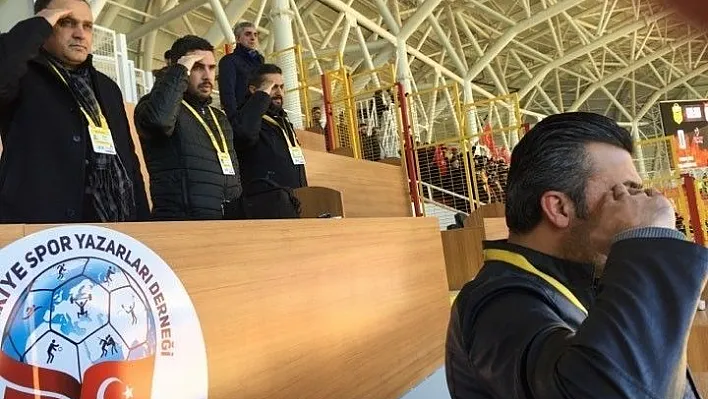 E.Yeni Malatyaspor taraftarından Afrin'deki Mehmetçik'e asker selamı
