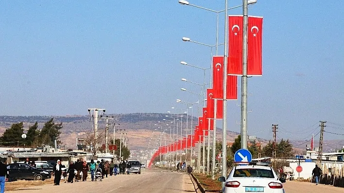 Öncüpınar'da Türk bayraklı destek
