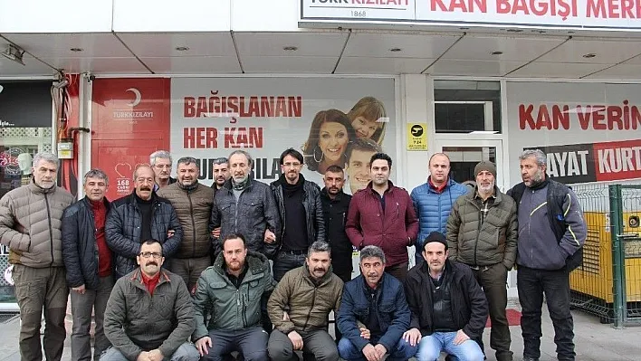 Erzincanlı avcılar destek için kan verdiler
