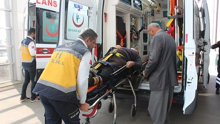 Adıyaman'da iki otomobil çarpıştı: 8 yaralı