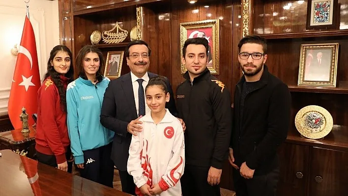 Milli sporculardan Başkan Atilla'ya ziyaret
