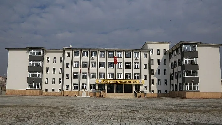 Atatürk Kız Anadolu Lisesi yeni binasında eğitim-öğretime başladı
