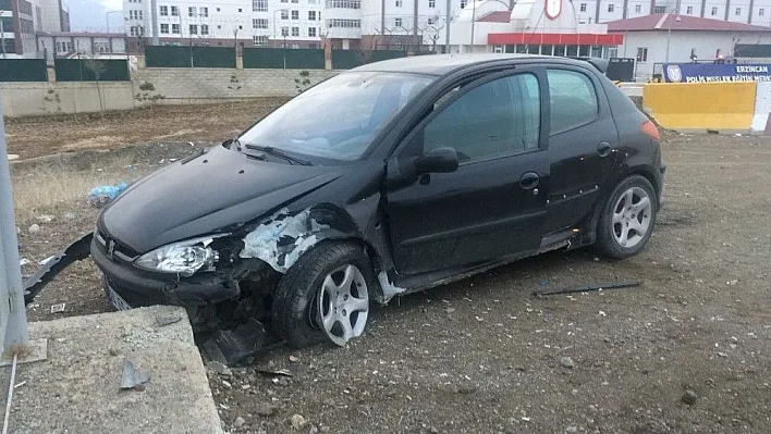 Erzincan'da trafik kazası: 4 yaralı
