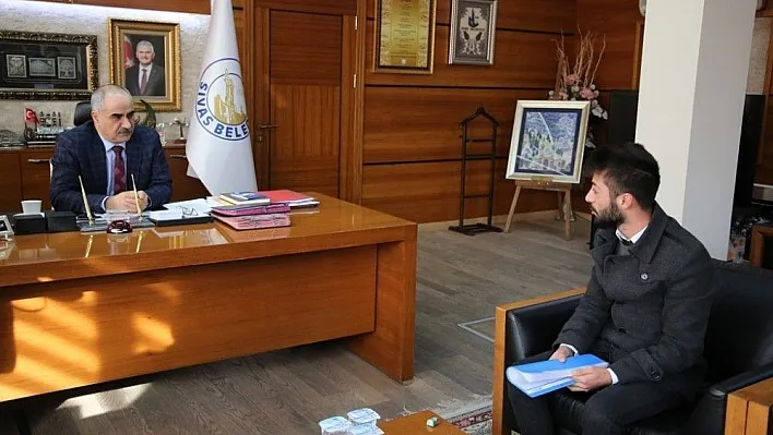 Başkan Aydın,'Gençler ölü balık gibi olmamalı'
