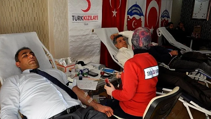 Diyarbakırlılardan Mehmetçik için kan bağışı
