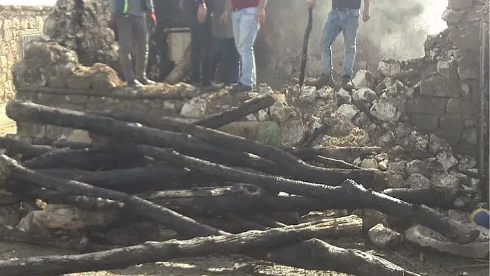 Odunlukta çıkan yangın paniğe neden oldu
