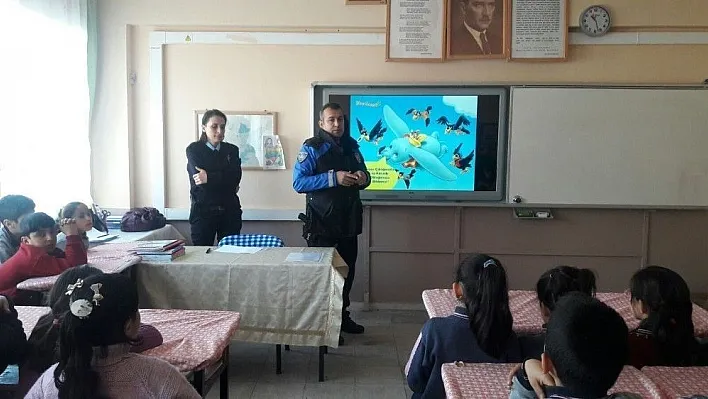 Polisten öğrencilere güvenlik semineri
