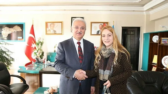 Başkan Başsoy, Şeyda Özdem'i makamında ağırladı
