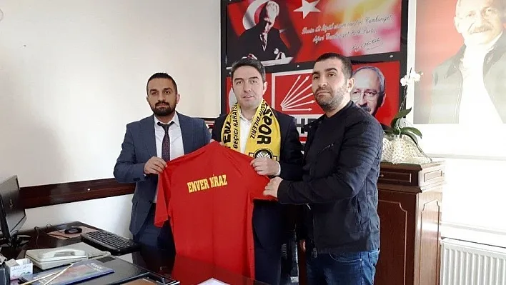 Malatyaspor taraftarlarından CHP'li Kiraz'a ziyaret
