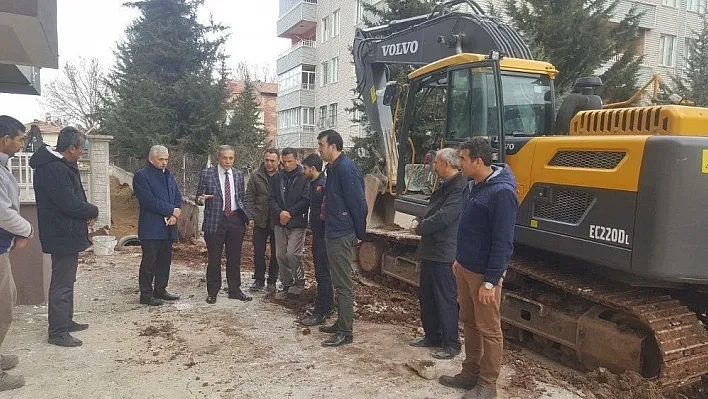 Başkan Özdemir'den yağmur suyu çalışmalarında inceleme
