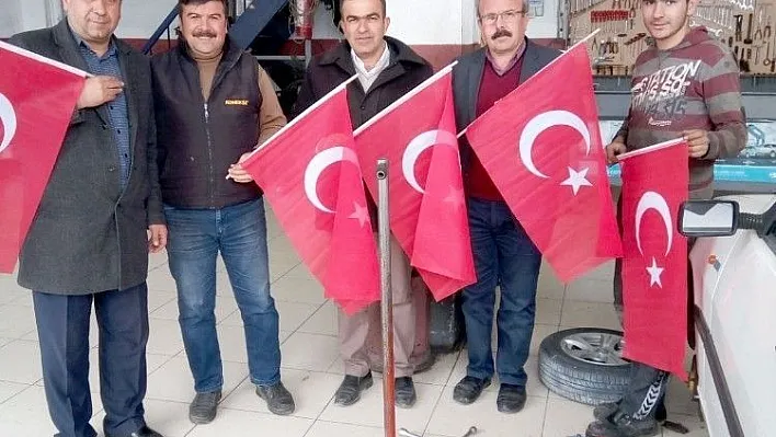 Küçük Sanayi Sitesi Türk Bayrağıyla donatıldı
