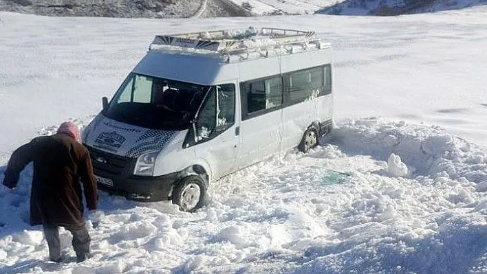 Bingöl'de buzlanma kaza getirdi: 10 yaralı
