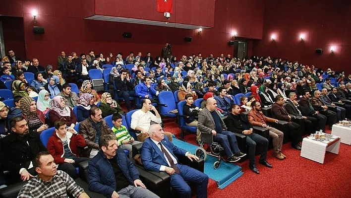 Elazığ'da 'Şehitler Gecesi' programına yoğun ilgi