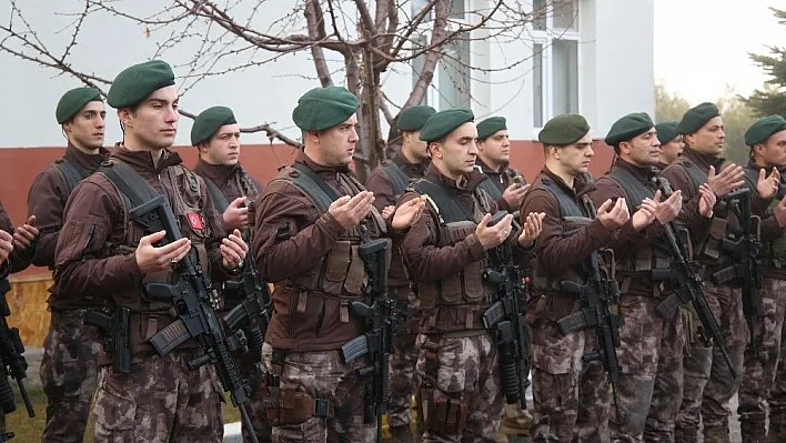 Afrin'de görev yapacak özel harekatçılar tekbirlerle uğurlandı
