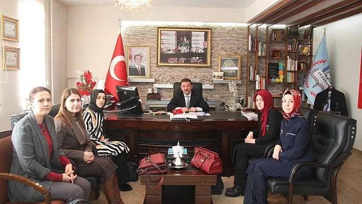 Eğitim-Bir-Sen Kadın Kollarından İl Müdürü Yıldız'a Ziyaret
