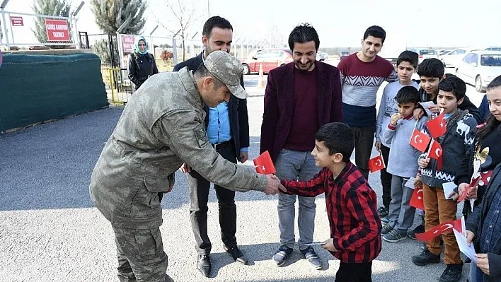 Öğrencilerden Mehmetçiğe mektup
