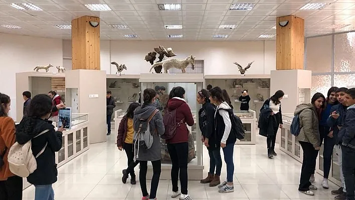 Şırnaklı öğrenciler DÜ'yü gezdi
