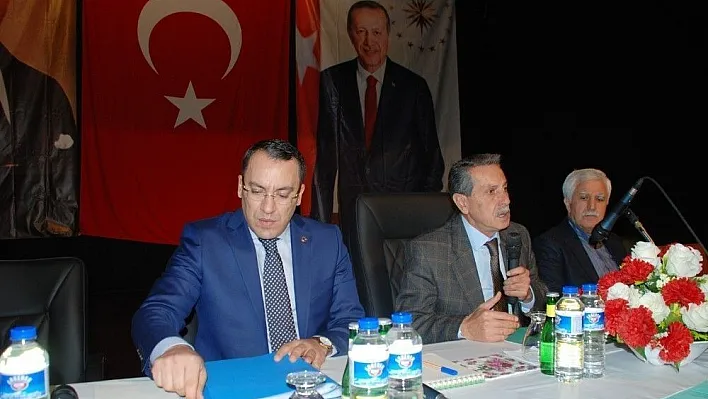 Vali Kalkancı Kahta'da muhtarlarla bir araya geldi
