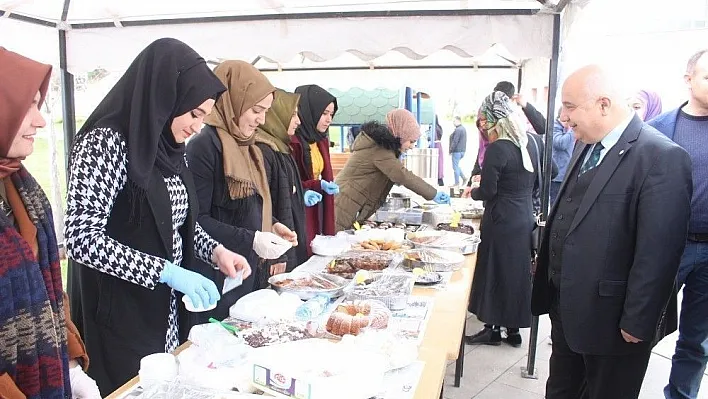 Mehmetçik için kermes düzenlendi

