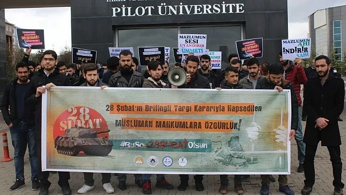 Bingöl'de 28 Şubat darbesi kınandı
