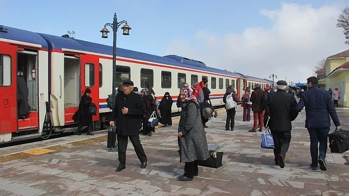 Doğu Ekspresi'nde 40 kaçak göçmen yakalandı
