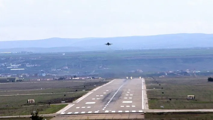 F-16'lar peş peşe havalandı
