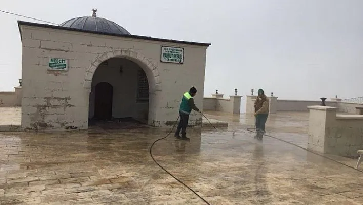 Adıyaman Belediyesi şehrin dört bir yanında temizlik çalışması yapıyor
