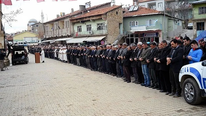 Şehitler için gıyabi cenaze namazı kılındı
