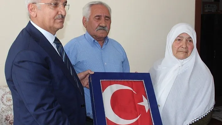 68 yaşındaki Döndü Kaya Çanakkale ruhunu anımsattı
