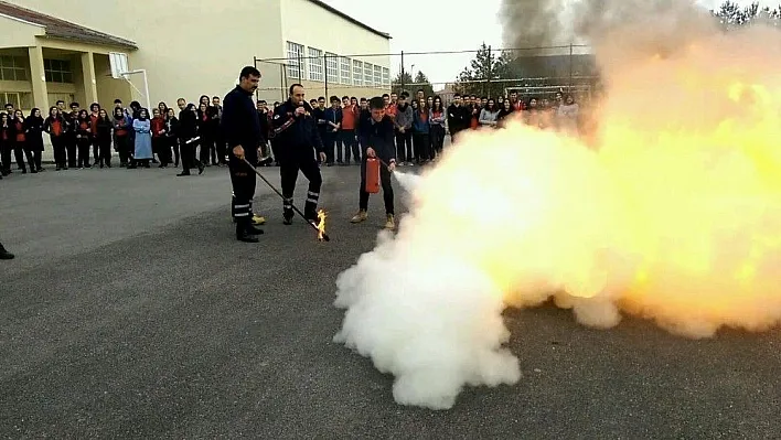 Erzincan Belediyesi İtfaiye Müdürlüğü eğitimlere devam ediyor
