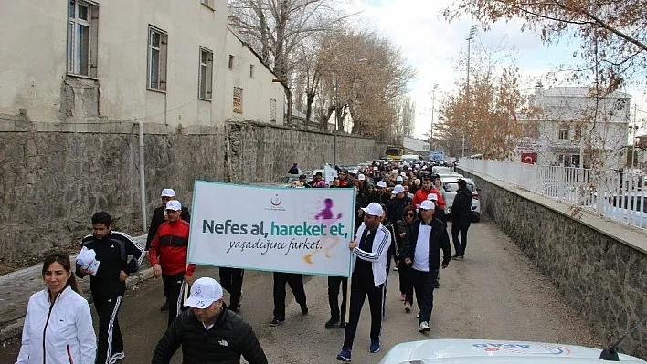 Erzurum'da 'Sağlık İçin Birlikte 10 bin Adım' yürüyüşü

