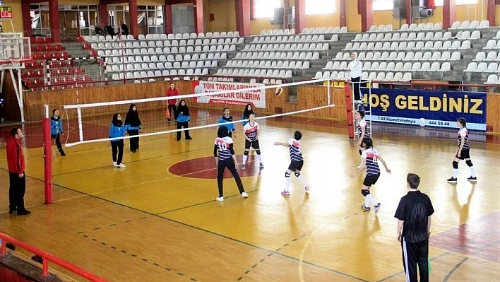 Sivas'ta liseler arası voleybol turnuvası
