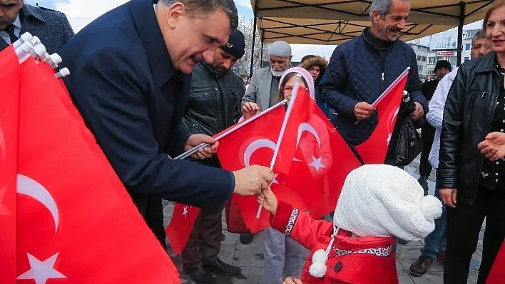 Vatandaşlara Çanakkale savaşında askerin yediği yemekten ikram edildi
