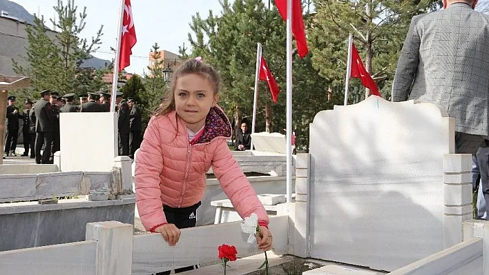 Oltu'da Çanakkale Şehitleri anıldı
