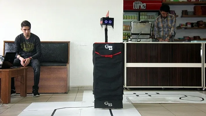 Liselilerden öğrenen 'Garson robot'
