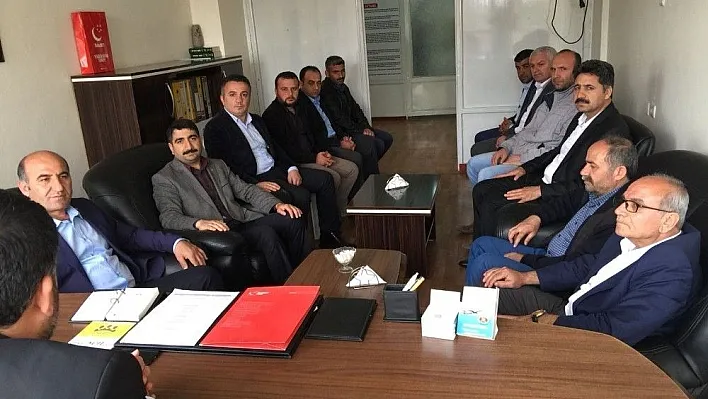 Başkan Deniz siyasi parti başkanlarıyla bir araya geldi
